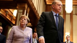 Γερμανικά κόμματα vs Ερντογάν: Πολεμοχαρής δεσπότης – Πατά σε δύο βάρκες