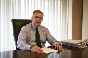 Θεοδωρικάκος: Πολιτικά και ηθικά ασπόνδυλη η κυβέρνηση