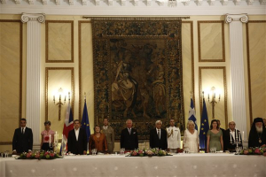 Τα «πηγαδάκια» πριν το επίσημο δείπνο για τον Κάρολο και την Καμίλα
