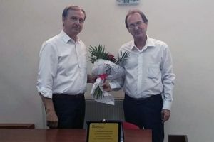 Ο δήμος Παιονίας τίμησε τον επί χρόνια διευθυντή των υπηρεσιών του, Μάνθο Καπνόπουλο