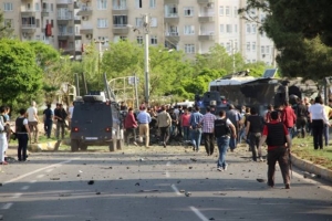 Βομβιστική επίθεση κατά αστυνομικών στο Ντιγιάρμπακιρ
