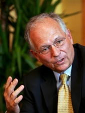 Βόλφγκανγκ Ισινγκερ:Να βελτιωθεί η αμοιβαία εμπιστοσύνη Δύσης - Ρωσίας