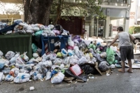 Τέσσερις ημέρες για να αδειάσουν οι δρόμοι από τα σκουπίδια