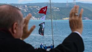 Τουρκικό σόου στο Βόσπορο με πρωταγωνιστή τον Ερντογάν για την Άλωση (vid, pics)