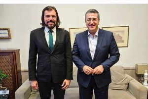 Συνάντηση Πέτρου Παππά με τον Απόστολο Τζιτζικώστα