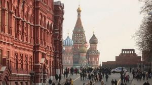 Η Ρωσία προτίθεται να συμβάλει στην ειρηνική επίλυση του πολέμου στο Ιράν