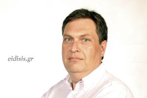 Ο Σταύρος Μαυρουδής ευχαριστεί