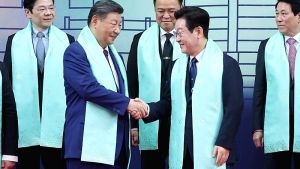 Πρόεδρος Νότιας Κορέας: Ζητά τη στήριξη της Κίνας για τον διαλόγο με τη Βόρεια Κορέα