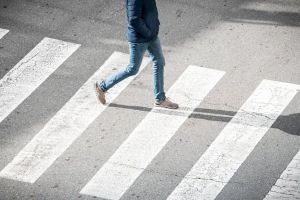 …και βγαίνεις τρέχοντας