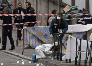 Ανθρωποκυνηγητό στο Παρίσι για τους δράστες του μακελειού στο Charlie Hebdo