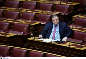 <div>Βενιζέλος: Ο Διώτης πικράθηκε και γι' αυτό έκρυψε τη λίστα Λαγκάρντ</div>