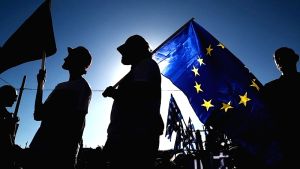 Οι Ευρωπαίοι πολίτες απαιτούν ενίσχυση της ΕΕ για την καταπολέμηση παγκόσμιων κρίσεων και κινδύνων