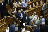 Με ευρύτατη πλειοψηφία ψηφίστηκε η κατάτμηση των εκλογικών περιφερειών