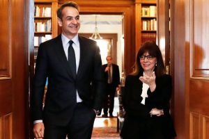 Νέο κοστούμι στο ΥΠΑΑΤ