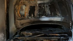 Θεσσαλονίκη: Εμπρησμός σε όχημα ταχυμεταφορών