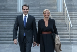 Οργή ΝΔ για τον «αντιπερισπασμό» Χριστοδουλοπούλου με το «πόθεν έσχες» Μαρέβας