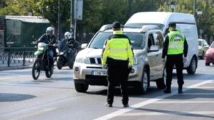 Σύλληψη 54χρονου για διάρρηξη οχήματος και κατοχή παράνομων ουσιών