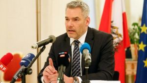 Αυστρία – Καρλ Νεχάμερ: «Θα αντάλλασσα το ρωσικό αέριο αν ήταν να είχαν σωθεί τα παιδιά της Ουκρανίας»