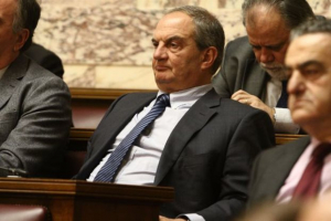 Στη Θεσσαλονίκη για τις εσωκομματικές εκλογές της ΝΔ ο Καραμανλής