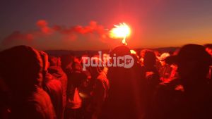Λευκός Πύργος: Εκατοντάδες νεαροί για videoclip Trap μουσικής (vids &amp; pics)