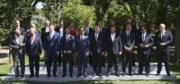 Εξω Ευρωπαίος, μέσα διχαστικός