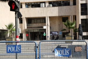 Εντάλματα σύλληψης για 380 επιχειρηματίες στην Τουρκία