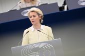 Το 6ο πακέτο κυρώσεων κατά της Μόσχας, με σταδιακό εμπάργκο πετρελαίου, παρουσίασε η Φον ντερ Λάιεν
