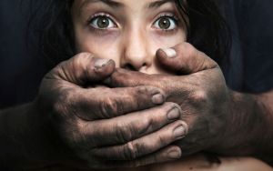 Βιασμός 24χρονης: Καταγγέλουν βιασμό άλλες δύο κοπέλες (vids)