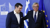 Τηλεφωνική επικοινωνία Τσίπρα - Γιούνκερ το απόγευμα της Τρίτης