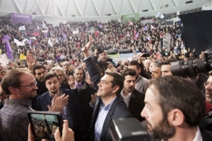 Τσίπρας στους Financial Times: «Τελειώστε με τη λιτότητα πριν ο φόβος σκοτώσει την δημοκρατία»