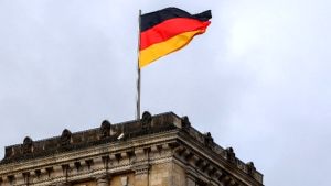 Άμεσες ενέργειες για την κατάρριψη drones ζητά ο πρωθυπουργός της Βαυαρίας Μ. Ζέντερ μετά την αναστάτωση στο αεροδρόμιο του Μονάχου