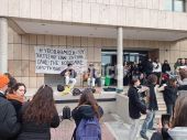 Συνεχίζεται η κατάληψη στο Βασιλικό Θέατρο – Η υποβάθμιση του πολιτισμού αφορά όλη την κοινωνία (vid)