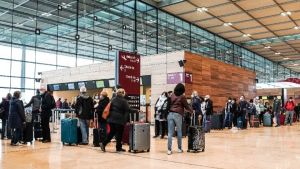 Πάνω από 3.000 πτήσεις ακυρώθηκαν την Κυριακή παγκοσμίως, εξαιτίας της πανδημίας