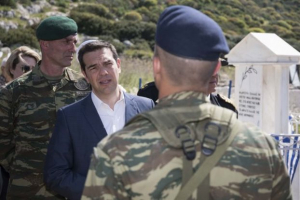 Απορρίπτει τα περί ανταλλαγής των στρατιωτικών ο Τσίπρας