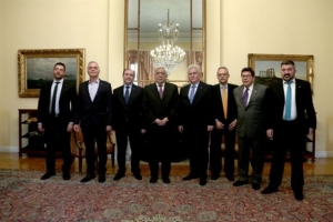 Παυλόπουλος: Να στηριχτούν οι μικρομεσαίες επιχειρήσεις