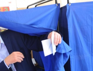 Σε εξέλιξη το κρίσιμο δημοψήφισμα