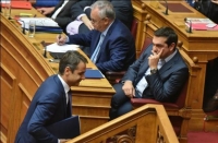 Σκληρή κόντρα Τσίπρα-Μητσοτάκη στη Βουλή