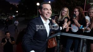 Κατάμεστο το Βελλίδειο για την ομιλία του Τσίπρα (pics &amp; vids)