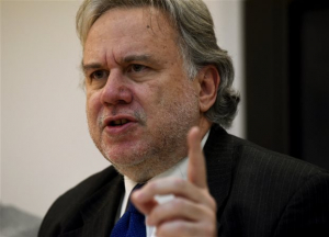 Κατρούγκαλος: Ένδειξη αδυναμίας οι λεκτικές κορώνες της Άγκυρας