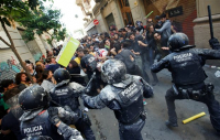 Χιλιάδες στους δρόμους της Βαρκελώνης κατά της ανεξαρτησίας της Καταλονίας