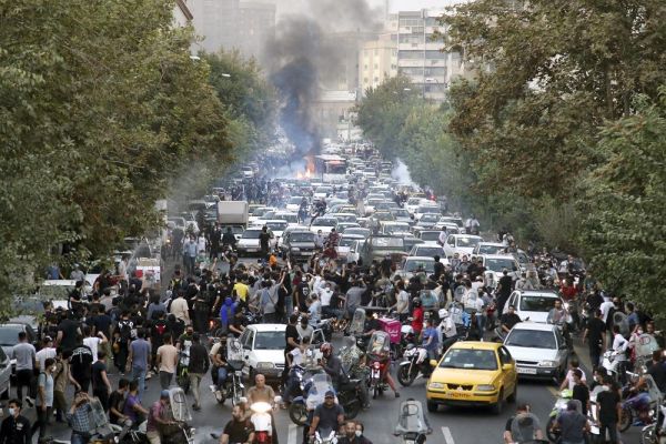 Ιράν: Τουλαχιστον 76 οι νεκροί από τις διαδηλώσεις