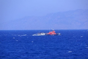 Σε εξέλιξη διάσωση μεταναστών ανοιχτά της Μυτιλήνης