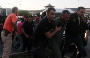 Τουρκία: Συνεχίζονται οι έρευνες για τον εντοπισμό πραξικοπηματιών