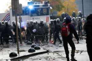 Βρυξέλλες: Χιλιάδες διαδηλωτές στις διαμαρτυρίες κατά των μέτρων Covid