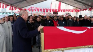 Al Monitor: Ο Ερντογάν «έφερε πιο κοντά» Άσαντ – Χαφτάρ – Αντιμετωπίζει αδιέξοδο στη Λιβύη;