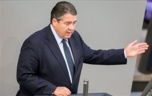 Γκάμπριελ: Η Γερμανία μπορεί να δέχεται 500.000 μετανάστες ετησίως