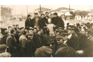 Ο κούρος της Ευρωπού ένα βήμα πριν από το νέο του «σπίτι»