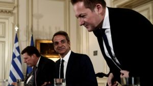 Στα «συρματοπλέγματα» κυβέρνηση – ΣΥΡΙΖΑ για μεταναστευτικό – Σφοδρή κόντρα