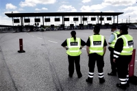 Δανία: Κόβει στο μισό τα επιδόματα προς πρόσφυγες