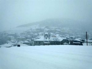 Λάρισα: Στα «λευκά» τα ορεινά του νομού